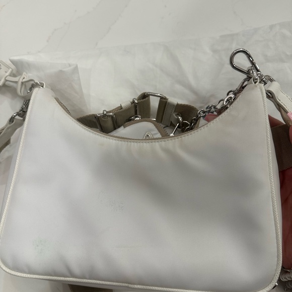 💗 SOLD 💗 Prada Re-Edition 2005 Re-Nylon bag - Picture 4 of 9